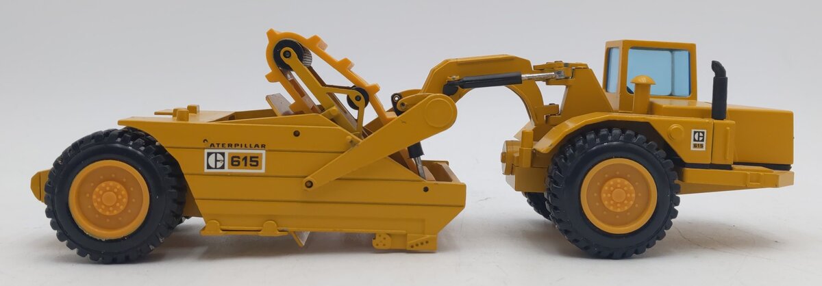 NZG 260 1:50 Scale Die-Cast CAT 615C Wheel Tractor with Elevating Scraper EX