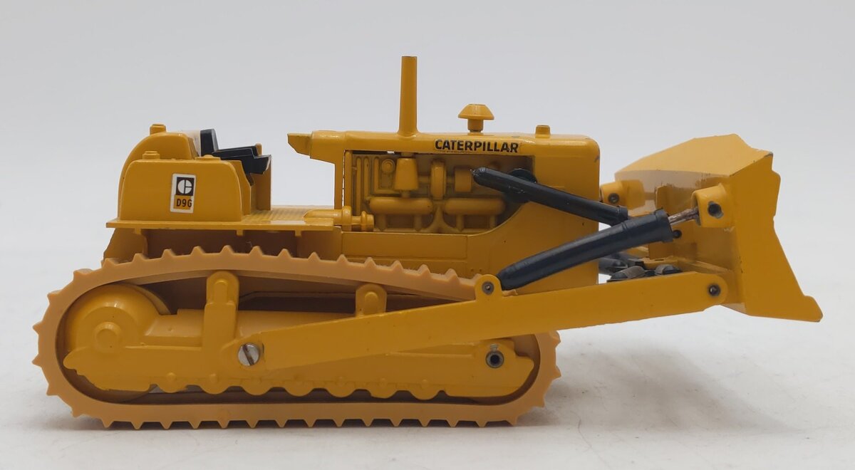 Conrad 2870 1:50 Die-Cast Cat D9G Bulldozer VG/Box