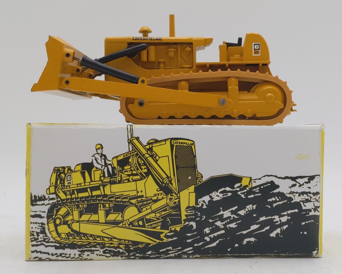 Conrad 2870 1:50 Die-Cast Cat D9G Bulldozer VG/Box
