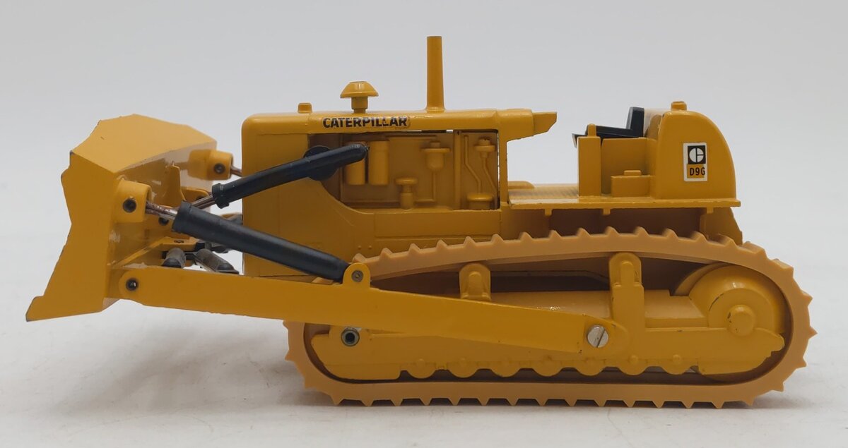 Conrad 2870 1:50 Die-Cast Cat D9G Bulldozer VG/Box
