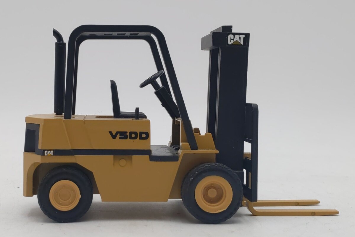 NZG 309 1:25 Die-Cast Caterpillar V-50D Fork Lift Truck LN/Box