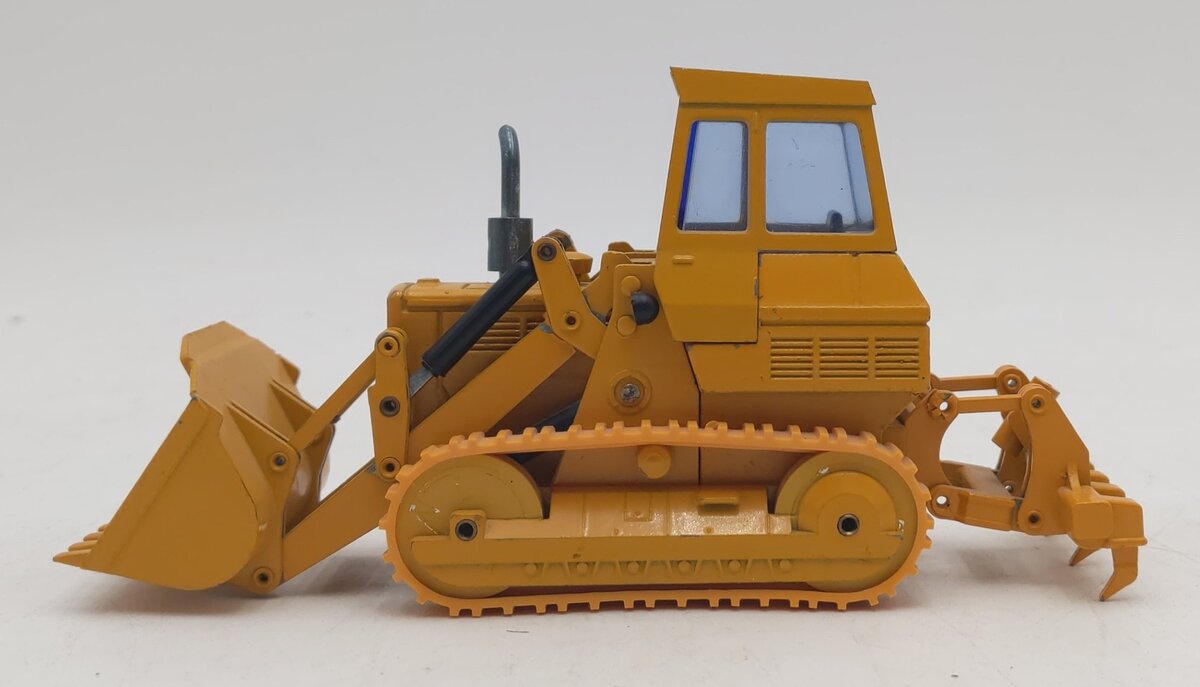 NZG 1:50 Die-Cast Caterpillar 955 Track Loader w/ Ripper EX