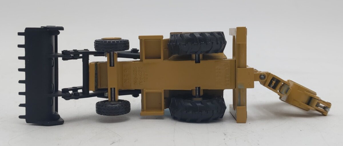 NZG 435 1:50 Caterpillar 428C Backhoe Loader EX/Box