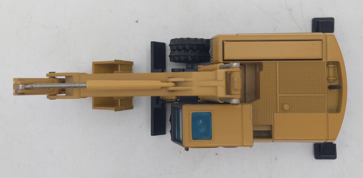 NZG 405 1:50 Caterpillar M318 Wheeled Excavator EX/Box