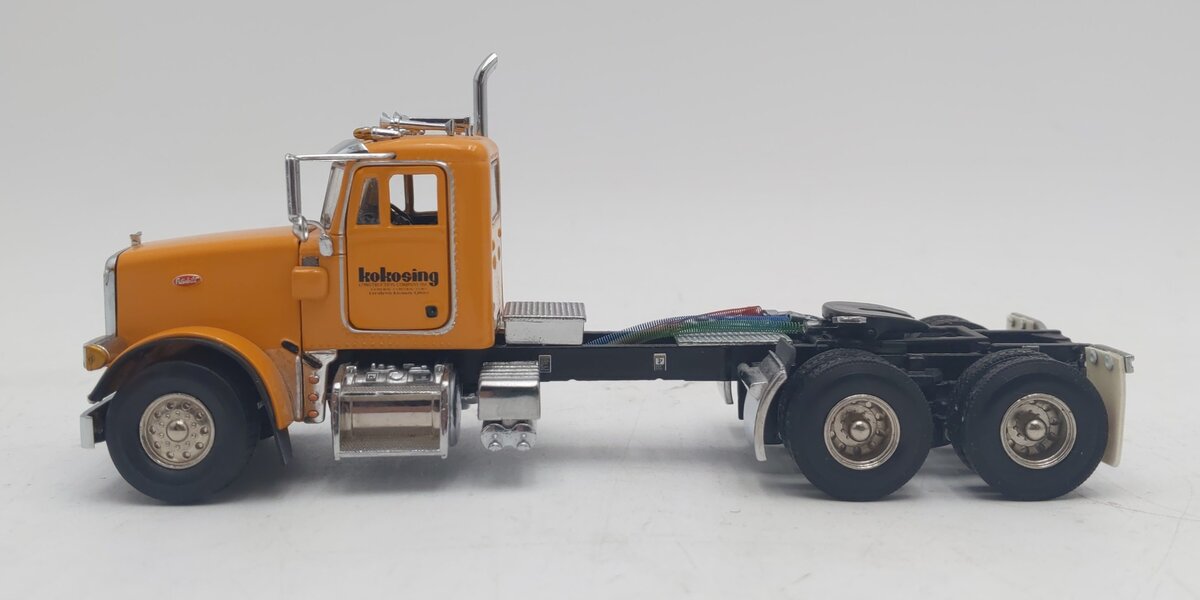 Sword Models 1:50 Scale Die-Cast Kokosing Peterbilt Semi-Truck LN