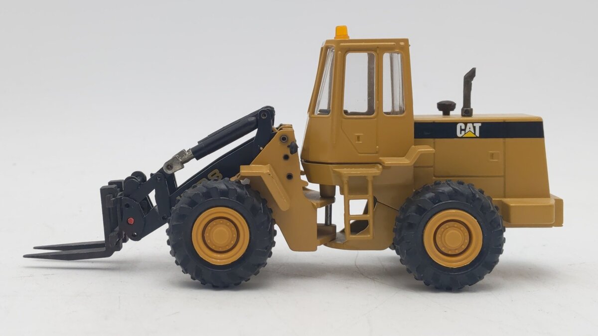 Conrad 1:50 Die-Cast Caterpillar IT28 Wheel Loader EX