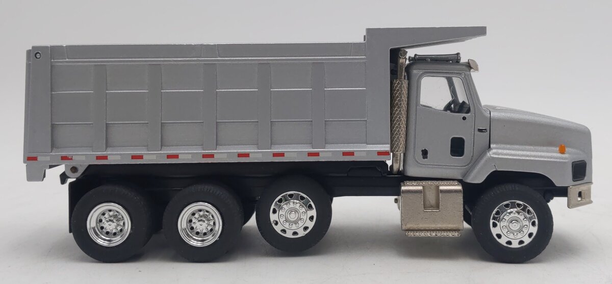 Conrad 1:50 Die-Cast Silver 5600 International Dump Truck EX