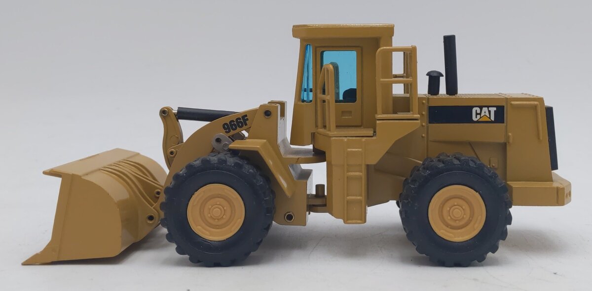 NZG 237 1:50 Caterpillar 966F Wheel Loader EX/Box