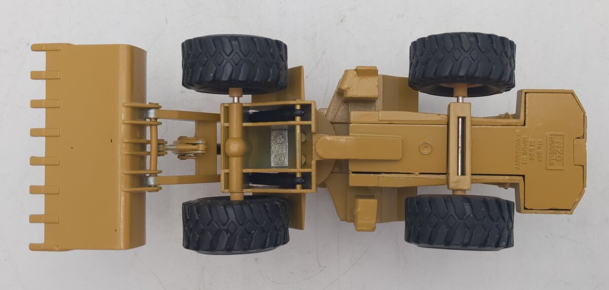 NZG 237 1:50 Caterpillar 966F Wheel Loader EX/Box