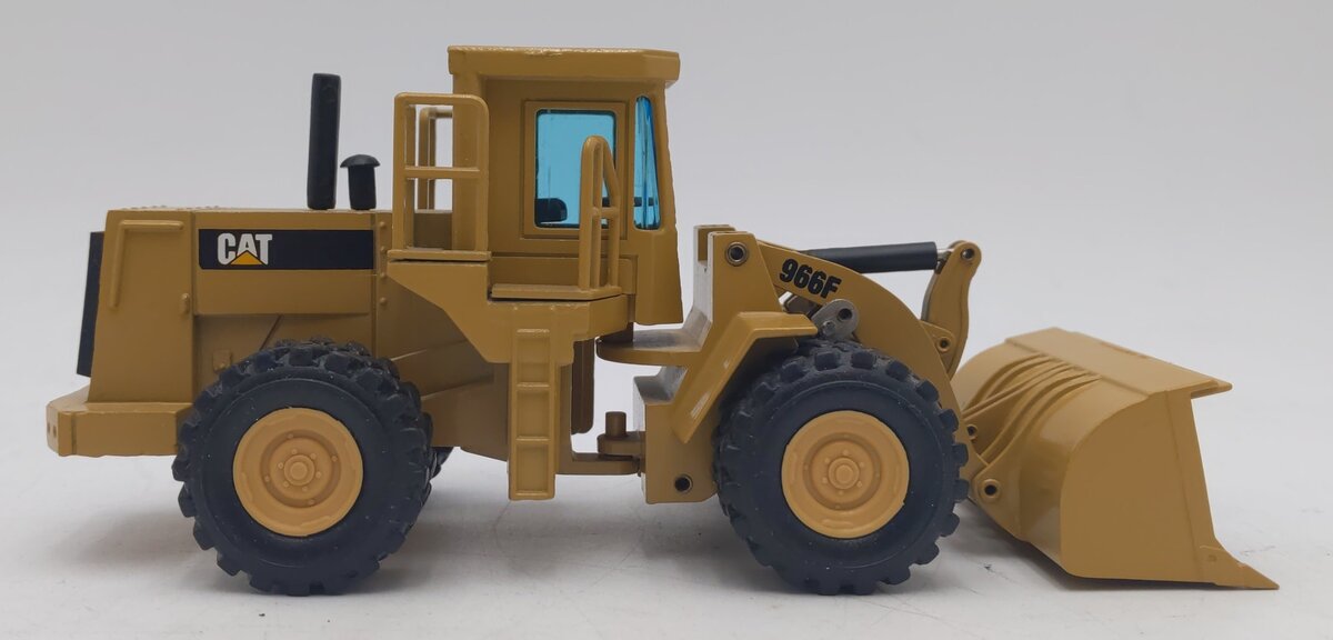 NZG 237 1:50 Caterpillar 966F Wheel Loader EX/Box