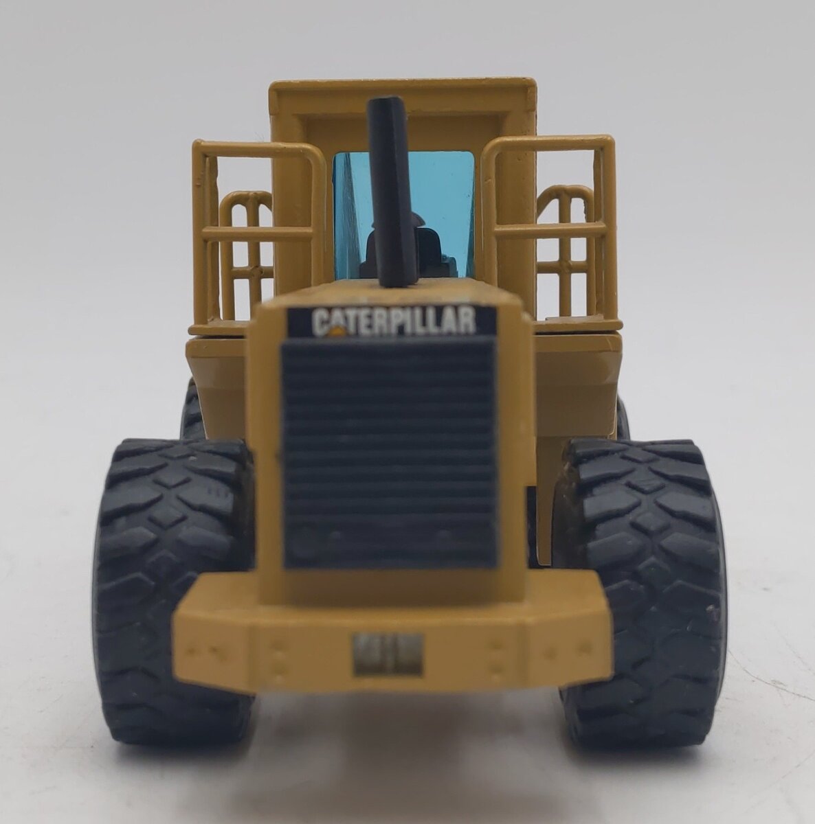 NZG 237 1:50 Caterpillar 966F Wheel Loader EX/Box