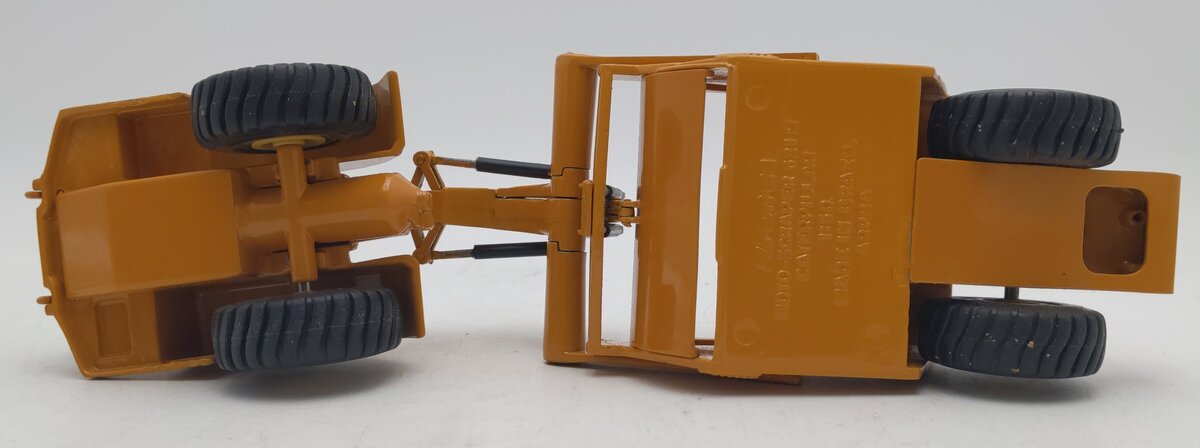 Arpra 621 1:50 Caterpillar Super Mini Wheel Tractor Scraper EX