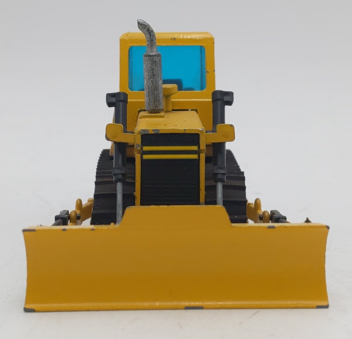 NZG 1:50 Die-Cast Massey Ferguson MF 300 Dozer VG