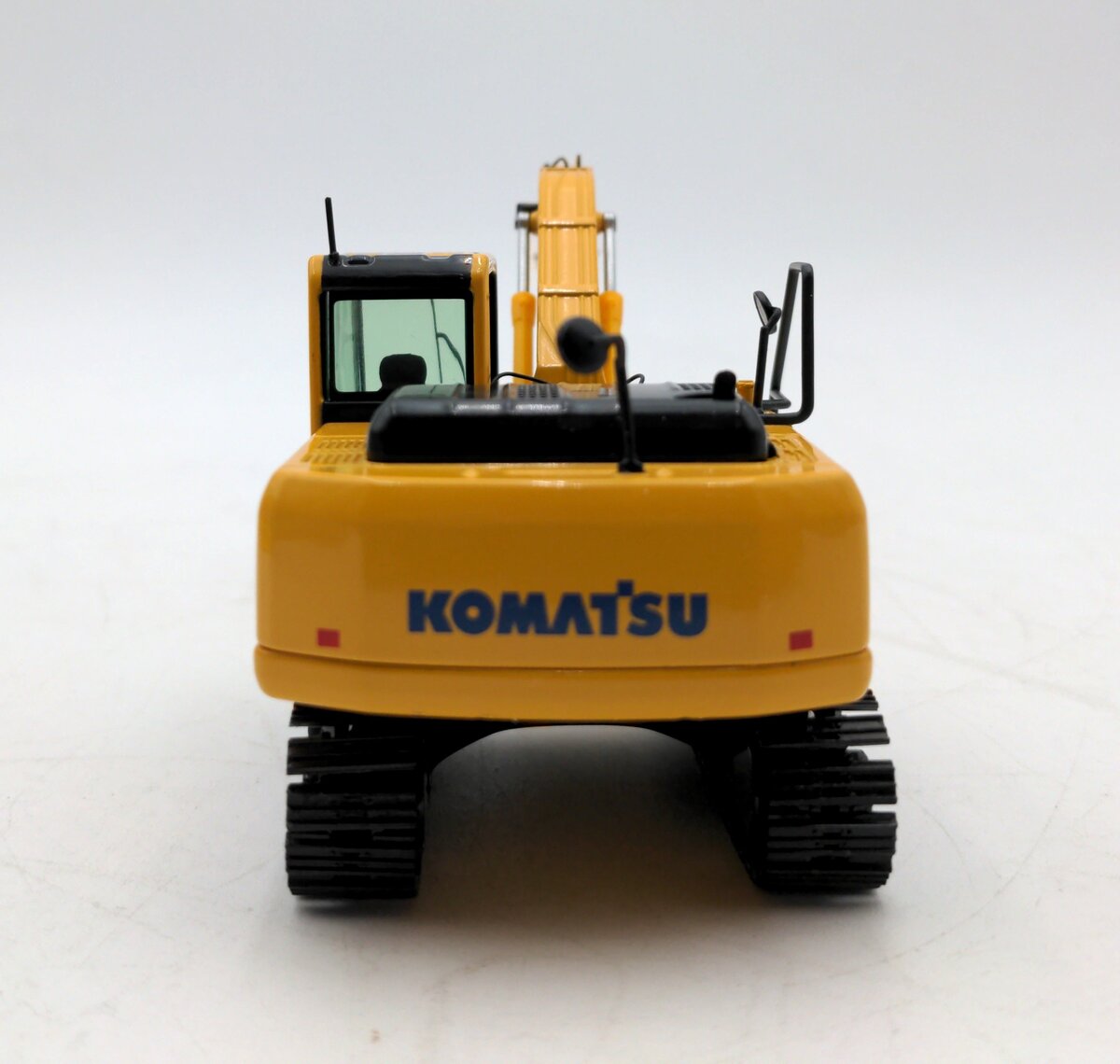 NZG 632 1:50 Scale PC200-8 Komat'su Excavator NIB