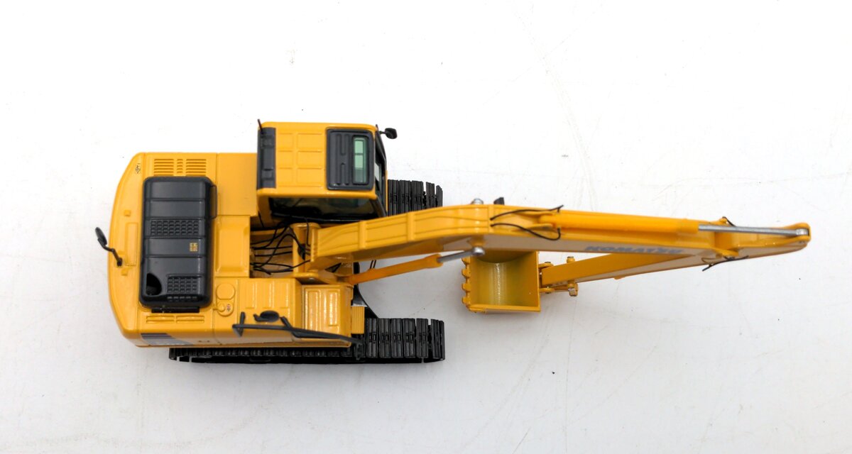 NZG 632 1:50 Scale PC200-8 Komat'su Excavator NIB