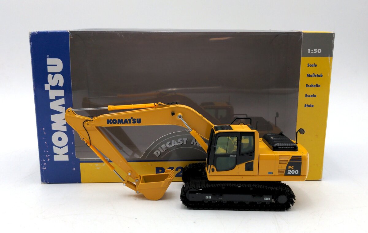 NZG 632 1:50 Scale PC200-8 Komat'su Excavator NIB