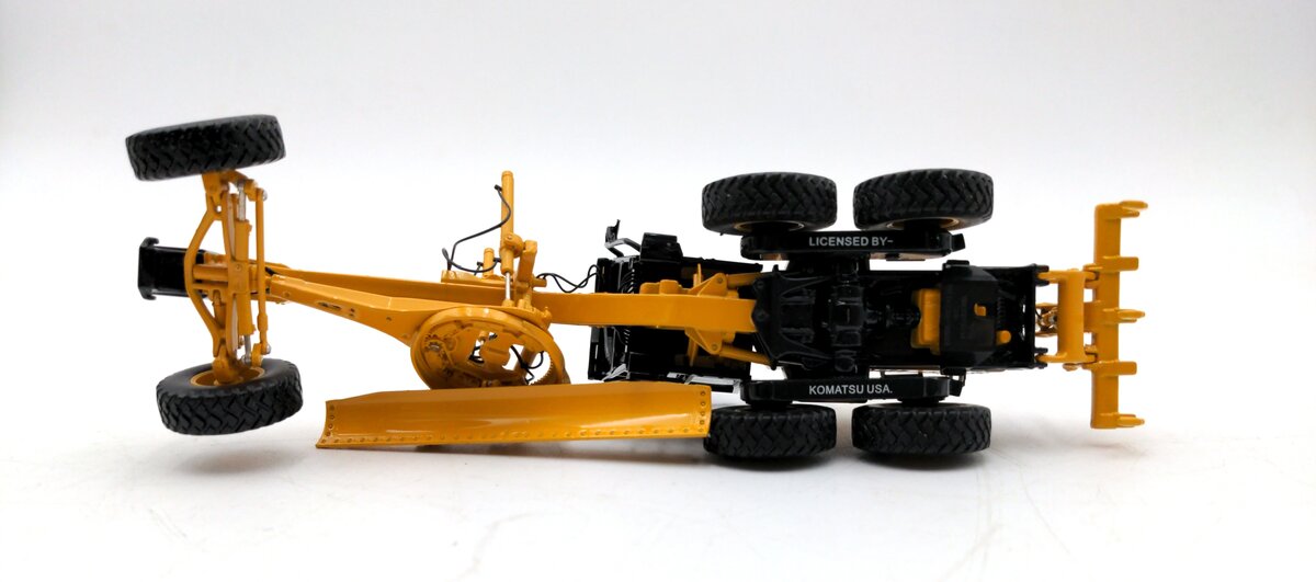 First Gear 50-3062 1:50 Scale Komatsu GD655 Motor Grader NIB