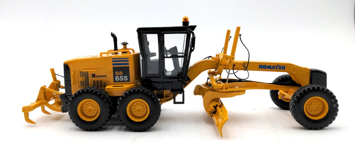 First Gear 50-3062 1:50 Scale Komatsu GD655 Motor Grader NIB