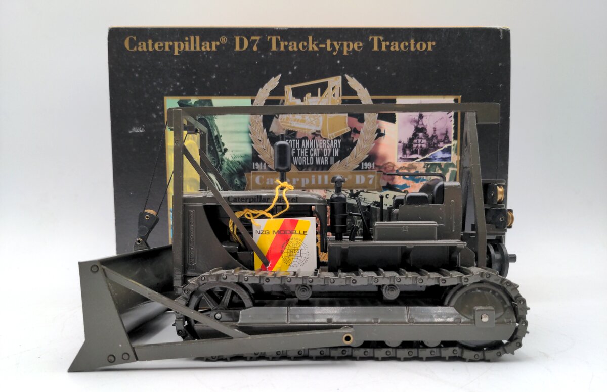 NZG 386 1:25 Scale Die-Cast Caterpillar Military Green D7 Track-Type Dozer NIB