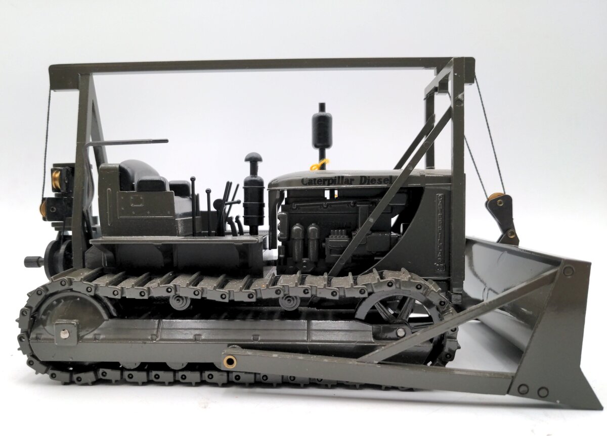 NZG 386 1:25 Scale Die-Cast Caterpillar Military Green D7 Track-Type Dozer NIB