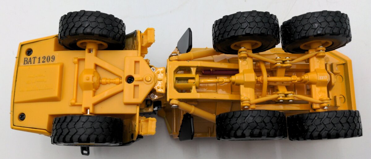 Norscot 57502 1:50 Scale Diecast Caterpillar Bell B40D Articulated Truck NIB