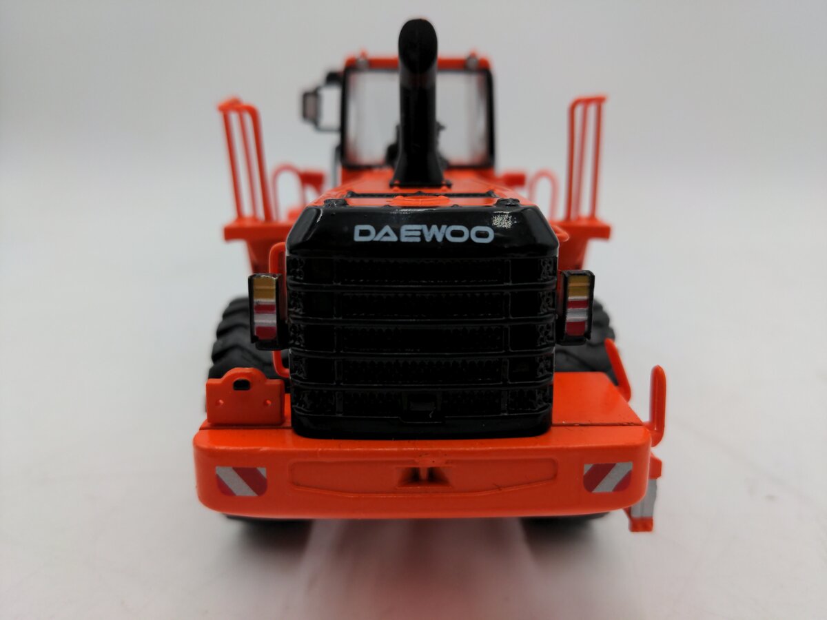 Daewoo 400V 1:40 Wheel Loader VG/Box