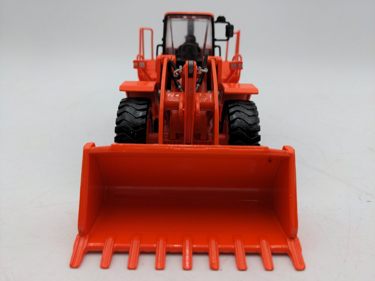 Daewoo 400V 1:40 Wheel Loader VG/Box