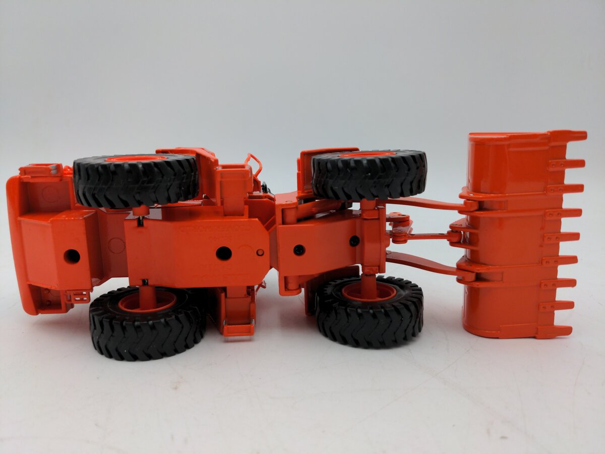 Daewoo 400V 1:40 Wheel Loader VG/Box