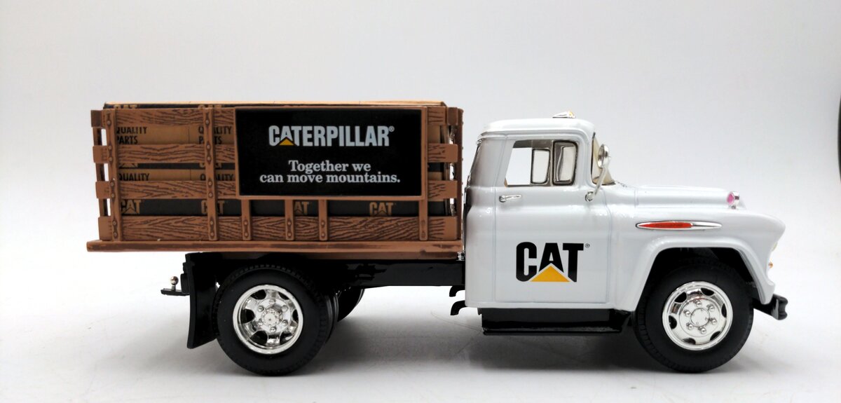 Ertl 2013 1:25 Scale CAT 1957 Chevy Stake Truck VG/Box