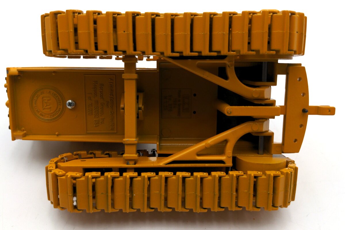 NZG 399 1:25 Scale Diecast Caterpillar RD8 Diesel Tractor NIB