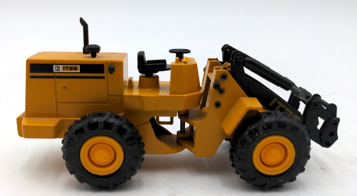 Conrad 2888 1:50 Scale Caterpillar IT28 Tool Carrier VG/Box