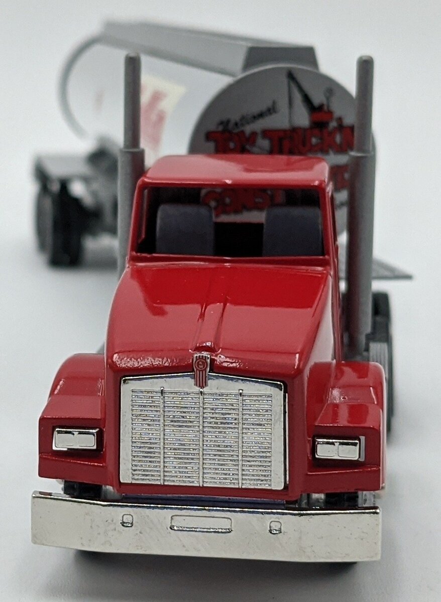 Winross 1203 1:64 Tanker Truck Red-Kap Industries Red & Silver NIB