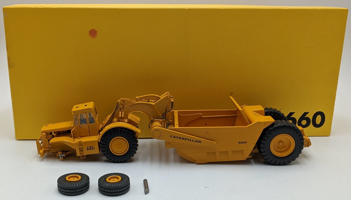 Caterpillar 660 1:50 Diecast Black Rat Caterpillar 660 Scraper VG/Box