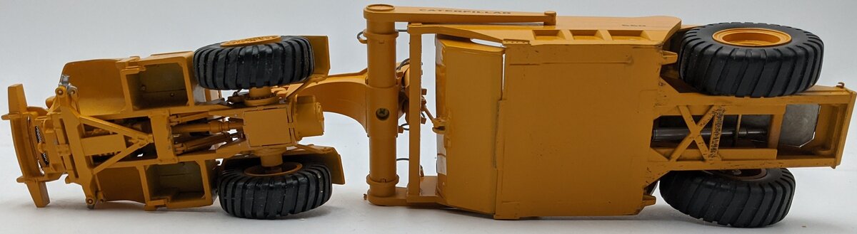 Caterpillar 660 1:50 Diecast Black Rat Caterpillar 660 Scraper VG/Box