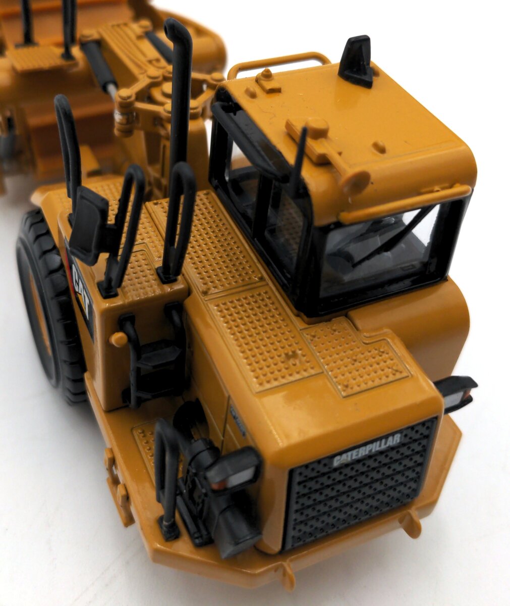 Norscot 55235 1:50 Scale Diecast Caterpillar 613G Wheel Tractor-Scraper Replica EX/Box