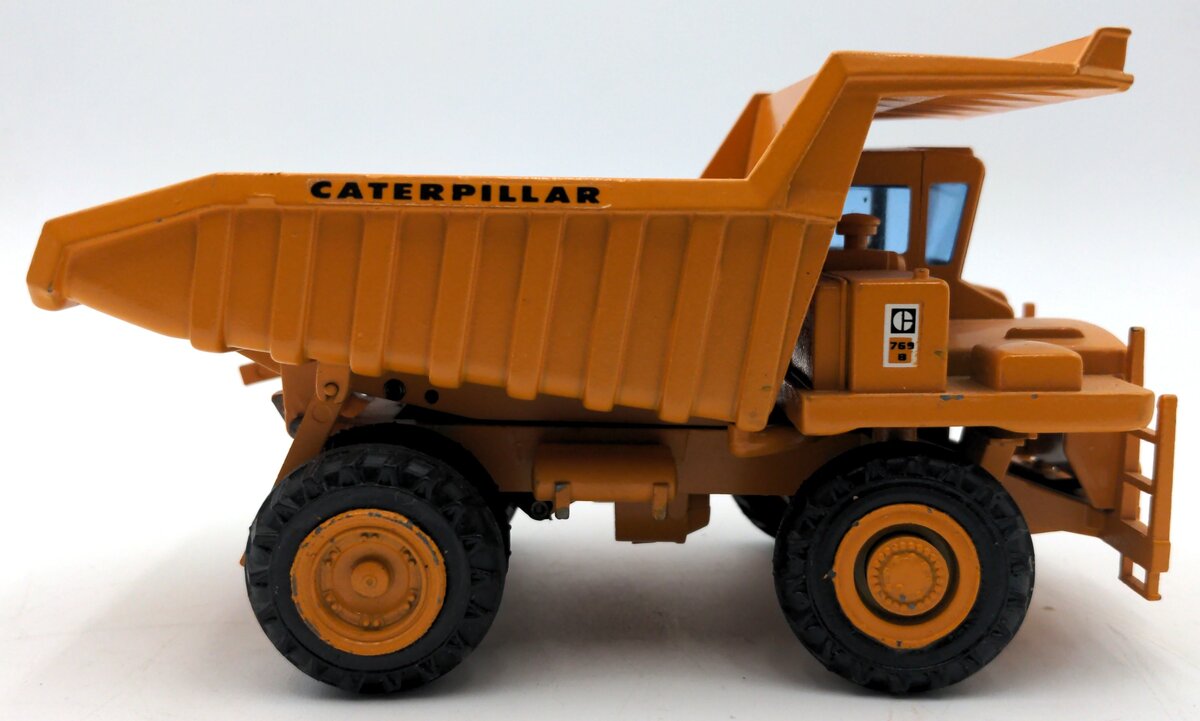 Gecha 276 1:50 Scale Diecast Caterpillar 769B Dump Truck EX/Box