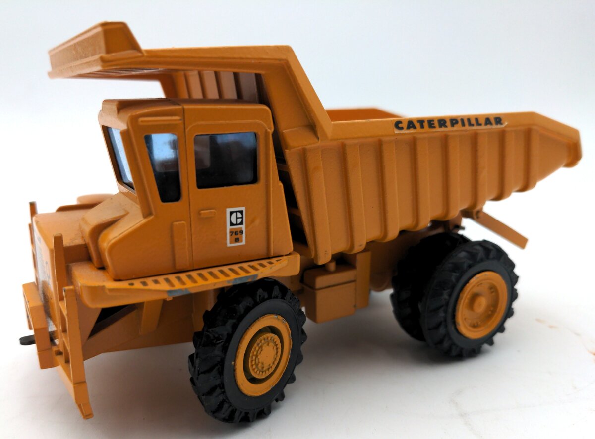 Gecha 276 1:50 Scale Diecast Caterpillar 769B Dump Truck EX/Box