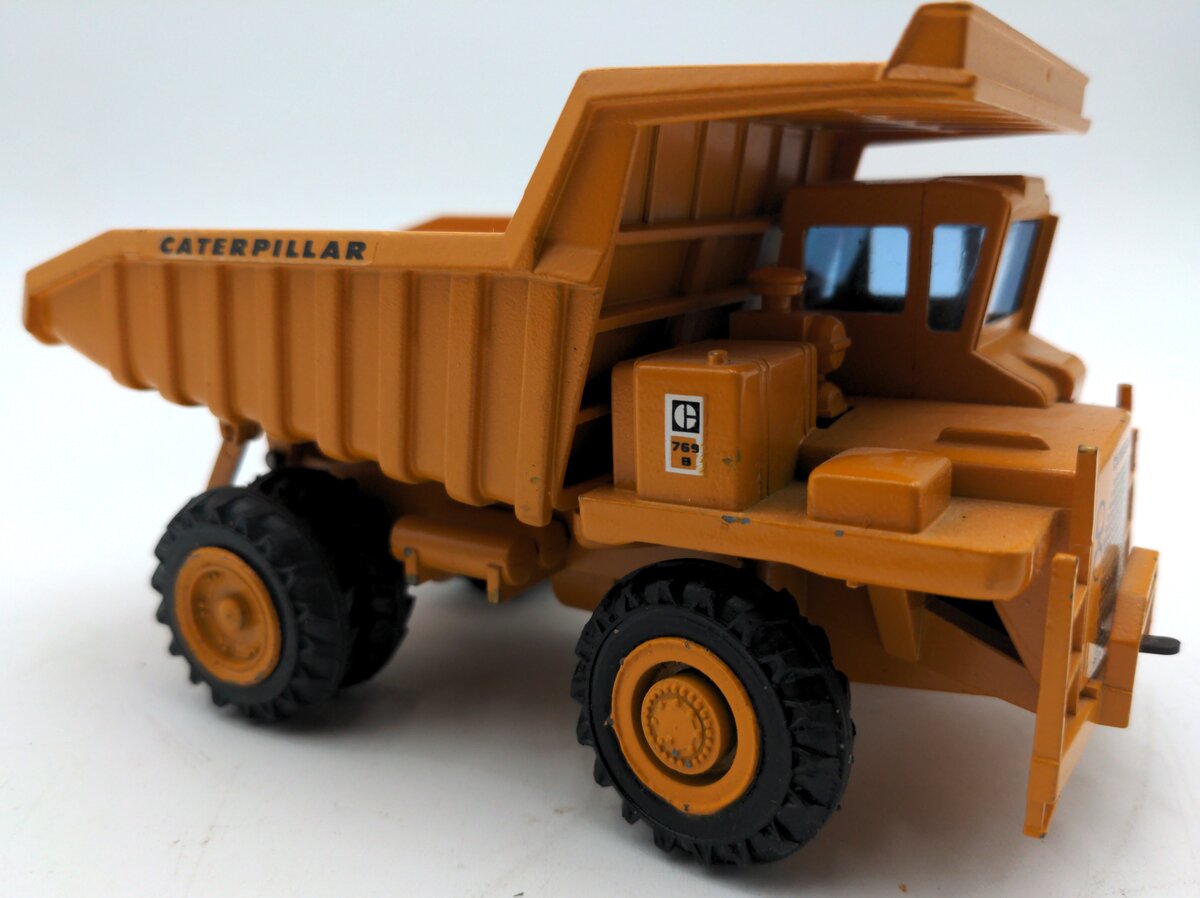 Gecha 276 1:50 Scale Diecast Caterpillar 769B Dump Truck EX/Box
