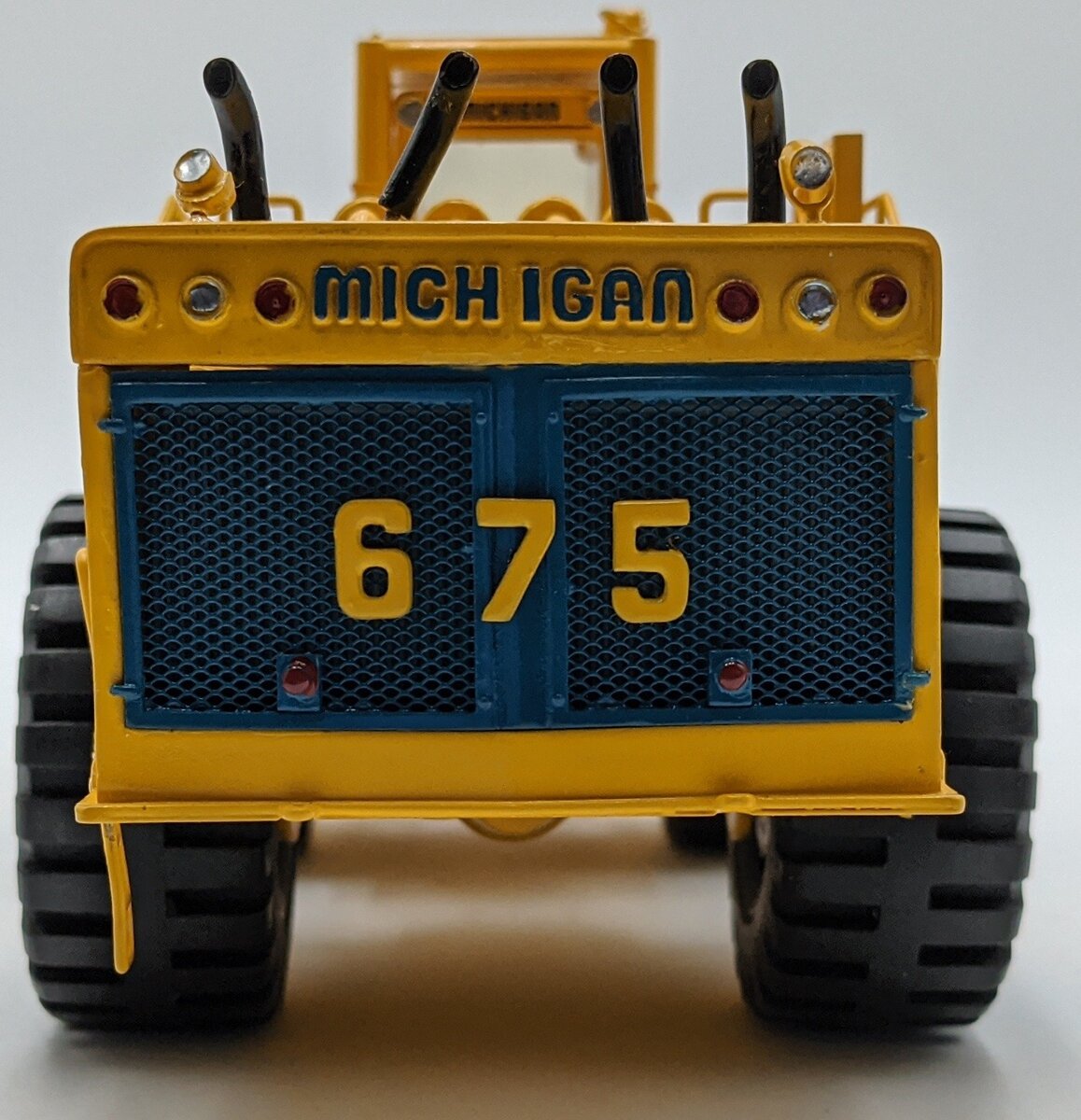 EMD 105 1:50 Diecast EMDN Michigan 675 Wheel Loader w/Blue Trim VG/Box