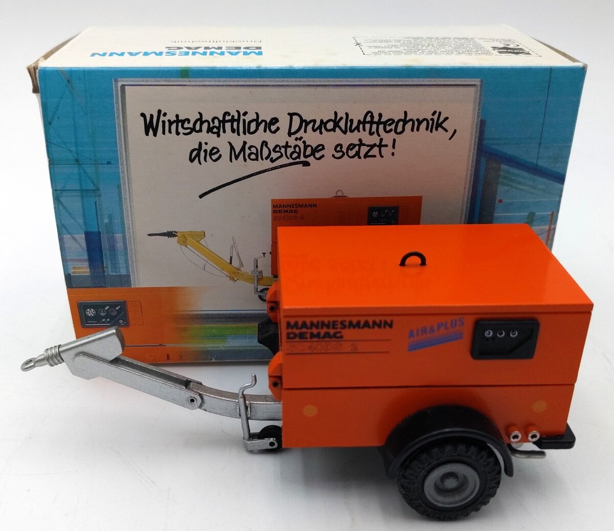 Conrad 5406 1:24 Scale Diecast Demag SC 40 DS-2 Compressor NIB