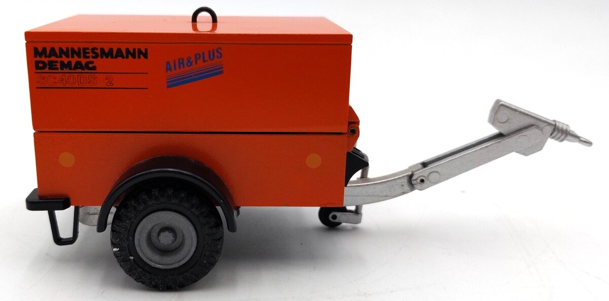 Conrad 5406 1:24 Scale Diecast Demag SC 40 DS-2 Compressor NIB