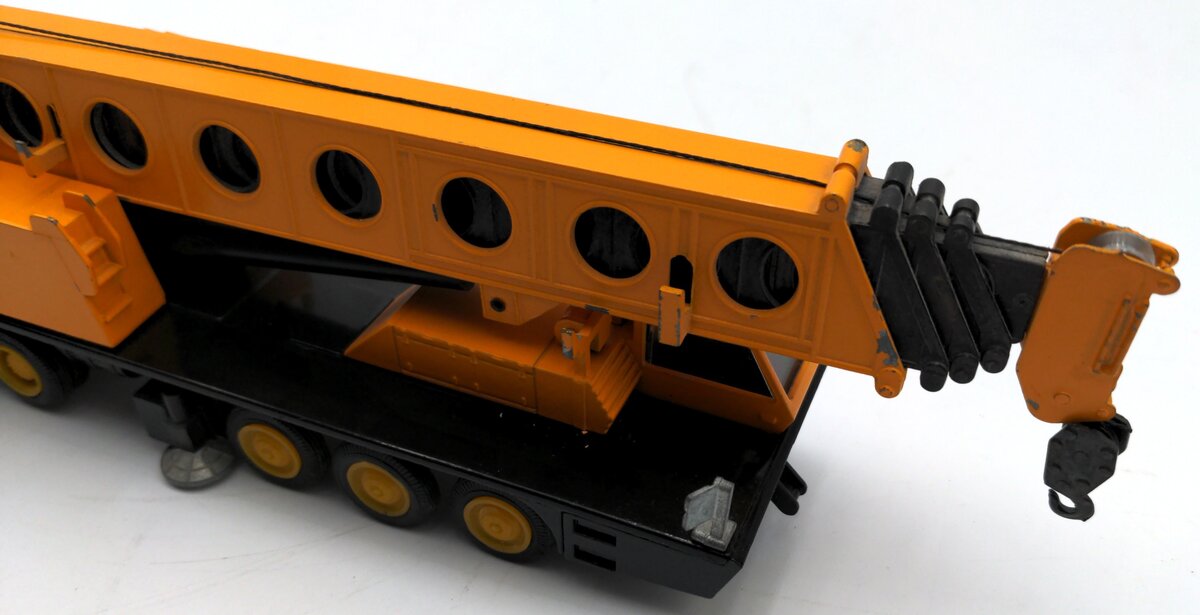 NZG 152 1:55 Scale Yellow Model TM 1500 Diecast Extendable Boom Crane W/Emblem VG/Box