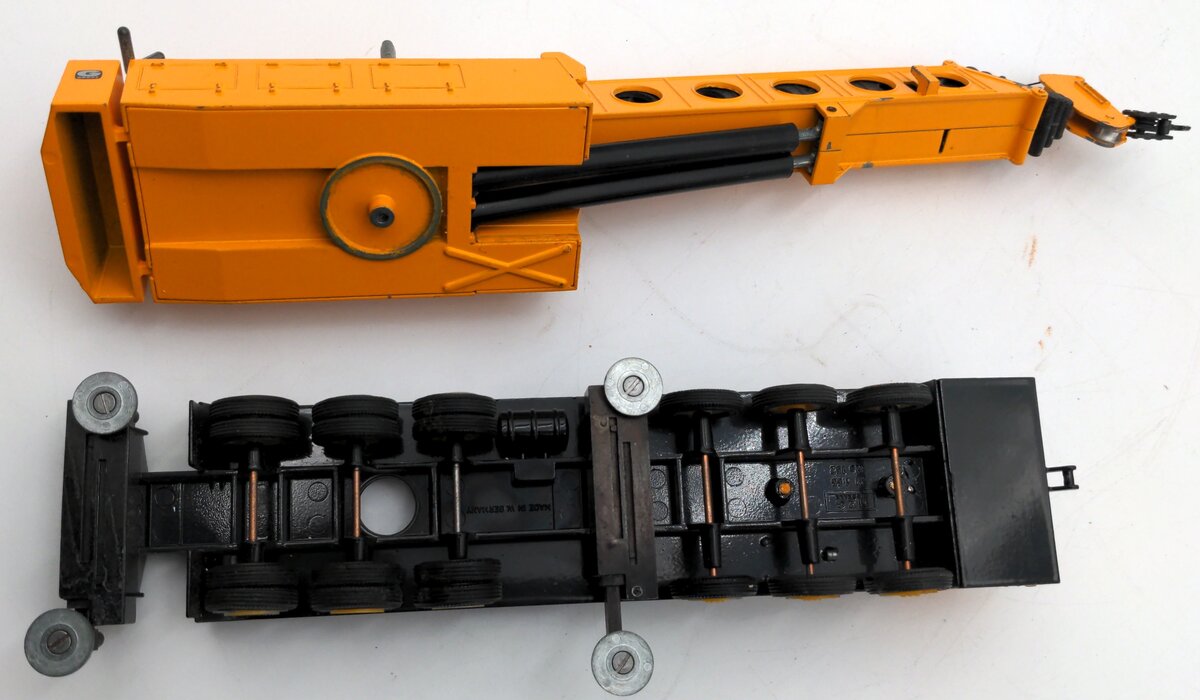 NZG 152 1:55 Scale Yellow Model TM 1500 Diecast Extendable Boom Crane W/Emblem VG/Box