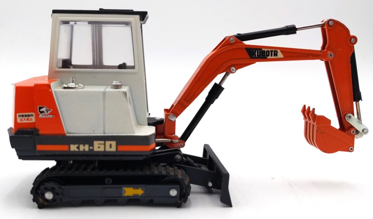 Yonezawa Toys 120-01667 1:30 Scale Diecast Kubota KH-60 Excavator VG/Box