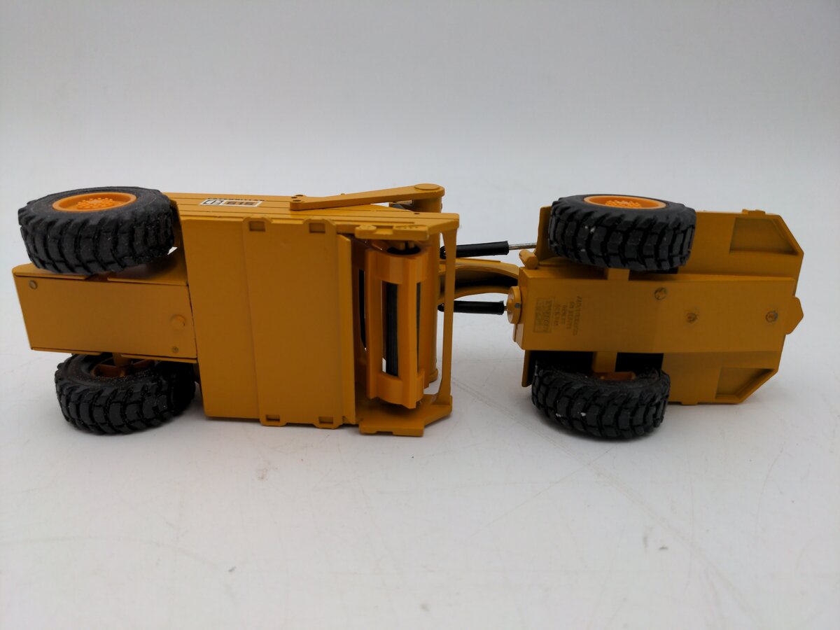 NZG 260 1:50 Scale Diecast Caterpillar 615 Elevating Scraper VG/Box