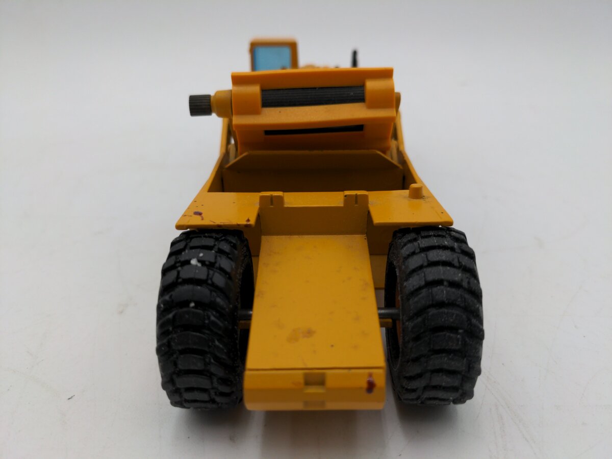 NZG 260 1:50 Scale Diecast Caterpillar 615 Elevating Scraper VG/Box