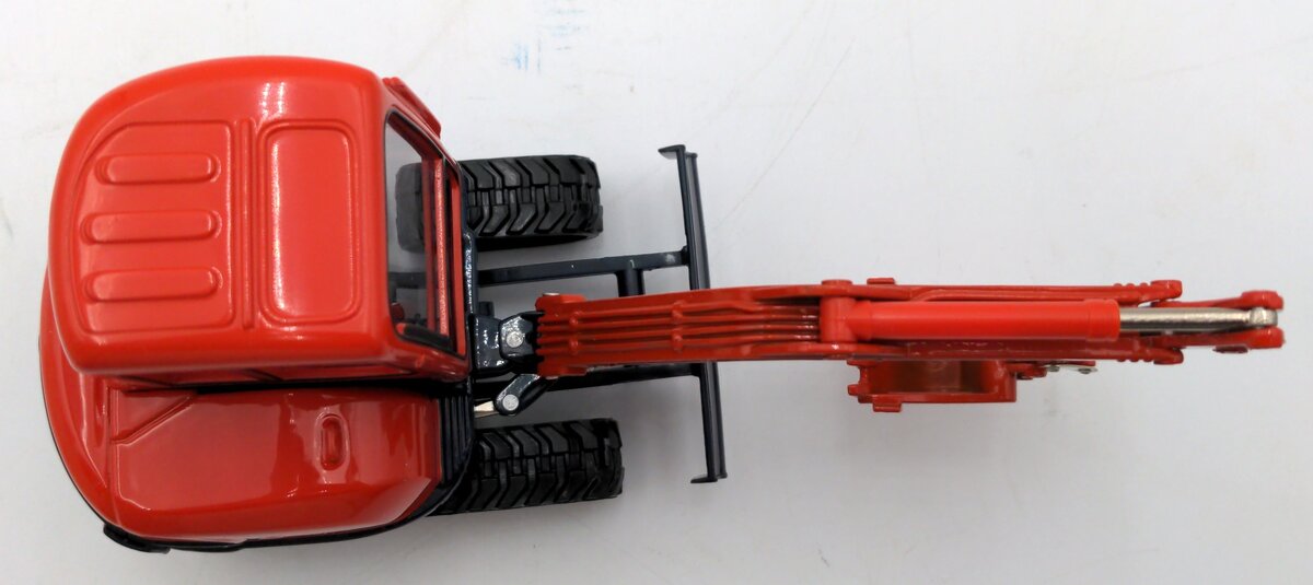 Universal Hobbies KX121-3 1:24 Scale Diecast Kubota Excavator NIB