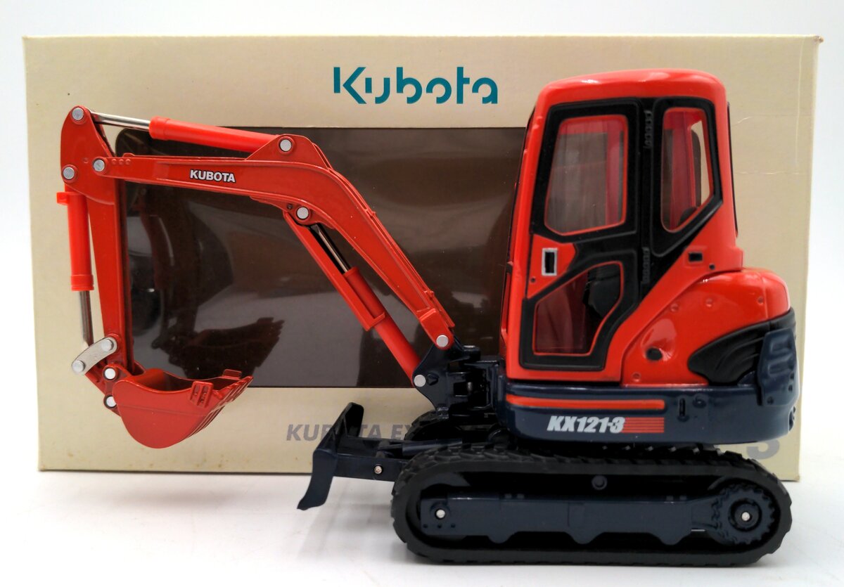 Universal Hobbies KX121-3 1:24 Scale Diecast Kubota Excavator NIB