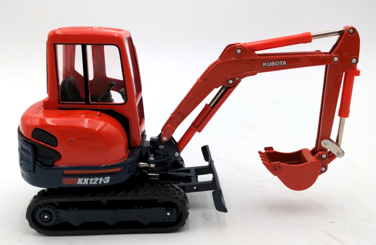 Universal Hobbies KX121-3 1:24 Scale Diecast Kubota Excavator NIB
