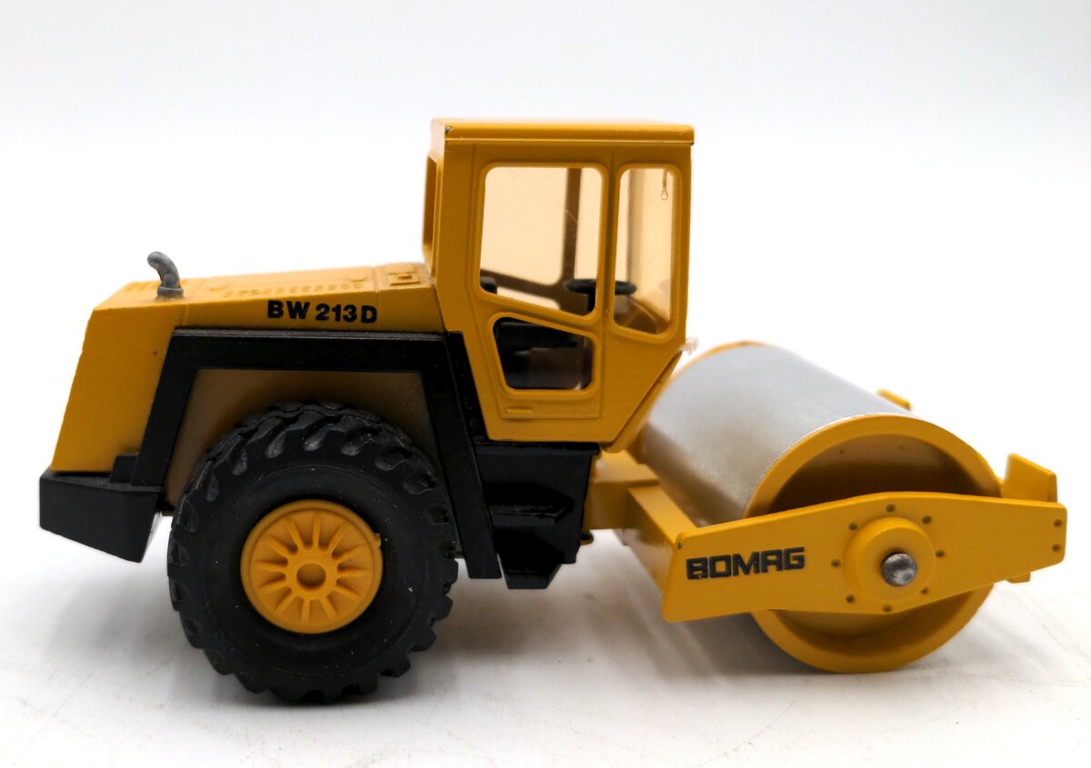 Conrad 2710 1:50 Scale BOMAG BW 213D-2 Single Drum Roller VG/Box